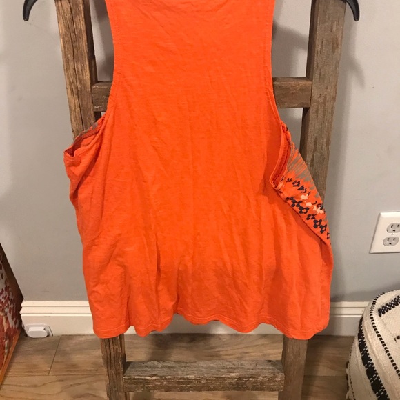 Cute summer tank - Picture 2 of 3